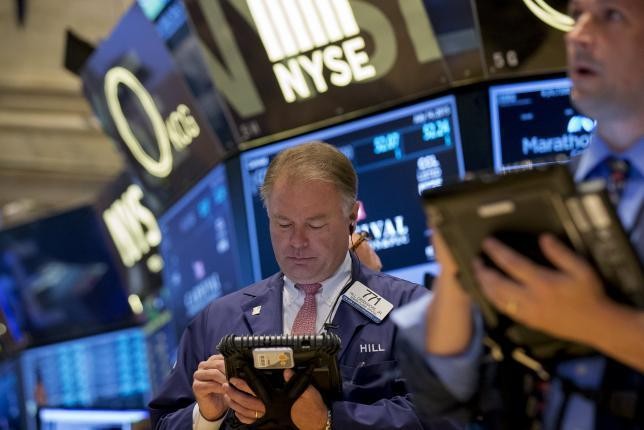 Saham Energi Tumbang, Wall Street Datar
