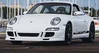Mobil ini bukanlah hasil produksi massal dari Porsche. Mobil ini adalah hasil modifikasi Shawn Bayliff dari Trinity Motorsports Group yang melakukan desain ulang dan re-positioning komponen. Pool/Porsche.