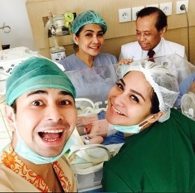 Selfie Pertama Raffi Ahmad Bareng Rafathar