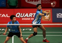 Di gim ketiga, Tontowi/Liliyana dan Nan/Yunlei kejar-mengejar poin hingga skor 8-8. Setelah itu, Nan/Yunle bisa mencetak tiga poin beruntun hingga unggul 11-8. Margin tiga angka menjadi kian lebar setelah kedudukan menjadi 16-11. Di sisa gim ketiga, Tontowi/Liliyana tak bisa mengejar Nan/Yunlei. Mereka akhirnya kalah dengan skor 12-21. REUTERS/Beawiharta.