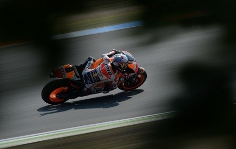 Jatuh karena Fork Alami Kebocoran, Pergelangan Kaki Pedrosa Terluka