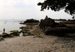 Menikmati Matahari Terbenam di Pantai Guci Batu Kapal