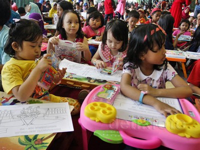 Ratusan Anak Mengikuti Lomba Mewarnai