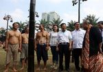 Lomba Panjat Bambu Petung