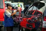 Mengais Rezeki Jelang HUT RI ke-70