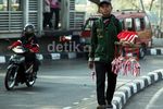 Mengais Rezeki Jelang HUT RI ke-70