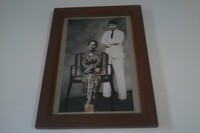 Tentu saja ada foto keluarga Bung Karno bersama dengan Ibu Inggit Garnasih. Soekarno masih berusia 33 tahun saat dibuang ke Ende, dan Ibu Inggit dengan setia menemani (Wahyu/detikTravel)