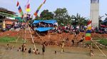 Lomba Gebuk Bantal di Kalimalang