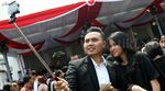 Tamu Upacara HUT RI Selfie di Depan Istana