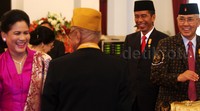 Try Sutrisno (kanan) juga hadir dalam acara tersebut.