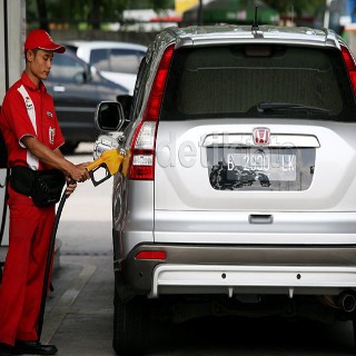 Harga Minyak Terendah Dalam 6 Tahun Terakhir, Premium Turun?