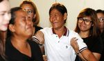 Isak tangis Keluarga Korban Bom di Bangkok