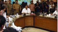Rapat dipimpin Menteri Koordinator Bidang Hukum dan Keamanan Republik Indonesia Luhut Panjaitan.