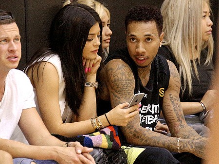 Kylie Jenner Ditawar Rp 138 M untuk Bikin Video Seks