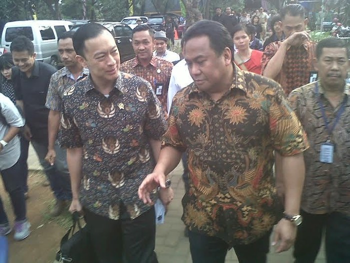 Bantu Mendag Baru, Gobel Perkenalkan Tom Lembong ke Pedagang Pasar