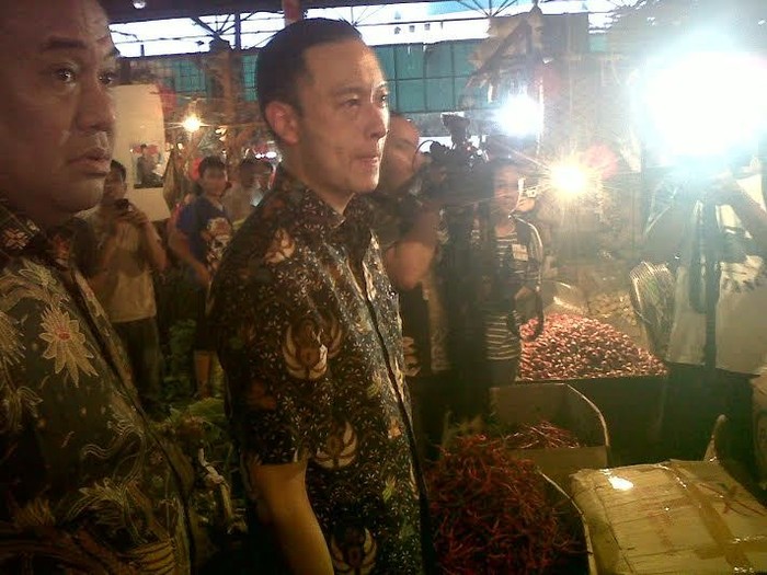 Gobel Minta Pedagang Pasar Bantu Mendag Lembong