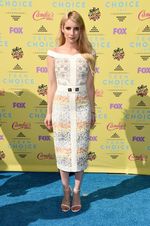 Bella Thorne hingga Britney Spears di Teen Choice Awards 2015