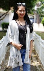 Lebih Dekat dengan Soraya Rasyid, si Pembantu Manis