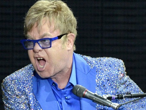 Elton John dan 250 Penulis Protes Pelarangan Buku Anak-anak