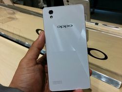 Mirror 5 dan R7 Lite: Menengah dengan Cita Rasa Mewah