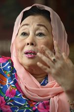 Menyapa Ibu Sinta Nuriyah Sambil Mengenang Gus Dur