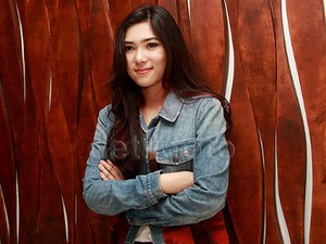 Tak Mau Ada Kompetisi, Isyana Sarasvati Ingin Majukan Musik Indonesia Bareng Raisa