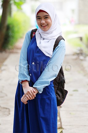 Berhijab Demi Peran, Debby Shinta Sering Tertusuk Peniti