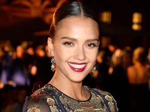 Dibandingkan dengan Gwyneth Paltrow, Ini Kata Jessica Alba