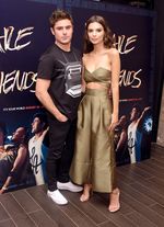 Zac Efron dan Emily Ratajkowski Asyik Nge-DJ