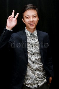 Mantan kekasih Franda itu tampak percaya diri dengan gaya necisnya. Pool/Gus Mun/detikFoto.