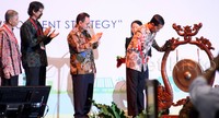 Presiden Joko Widodo membuka secara resmi pameran IndoEBTKE (Energi Baru Terbarukan dan Konservasi Energi) dengan didampingi Menteri ESDM Sudirman Said, Direktur Utama Pertamina serta Direktur Utama PT EMI (Energi Management Indonesia) Aris Yunanto di JCC, Rabu (19/8/2015).