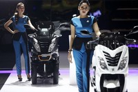 Produk yang ditawarkan berbeda dengan produk yang saat ini banyak diserap pasar Indonesia, yakni skuter buatan pabrikan Jepang.