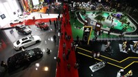 Pameran kali ini digelar saat ekonomi tengah lesu, yang berdampak pada penurunan penjualan mobil. Dalam data Gaikindo, selama periode Januari-Juli 2015, penjualan mobil turun 20,7 persen.