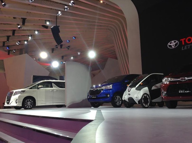 Toyota Perkenalkan Mobil Hidrogen Mirai, i-Road dan Alphard Hybrid