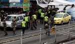 Jalan Jatinegara Barat Ditutup, Pengendara Terpaksa Putar Arah