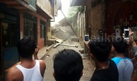 Situasi saat ini masih mencekam. Anda sebaiknya menghindari Jl Jatinegara Barat dan sekitarnya. Pool/Rengga Sancaya/detikFoto.