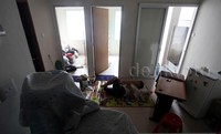 Dawiyah dan warga Kampung Pulo lainnya digratiskan sewa rumah dan biaya listrik selama 3 bulan pertama. Setelah itu mereka harus membayar Rp 300 ribu per bulan untuk sewa rumah.     