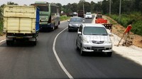 Pelebaran ini untuk memberikan kenyamanan pengguna jalan dan mengurangi kemacetan.