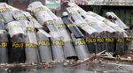 Warga Kampung Pulo dan Satpol PP Perang Batu