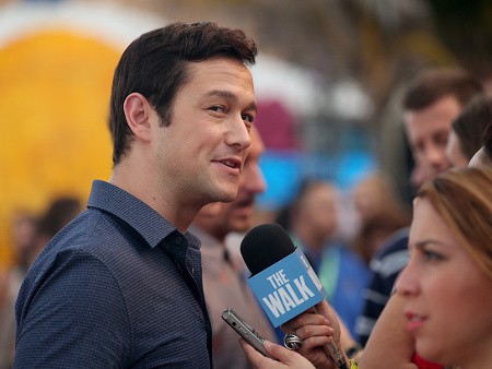 Selamat! Joseph Gordon-Levitt dan Istri Dikaruniai Seorang Putra