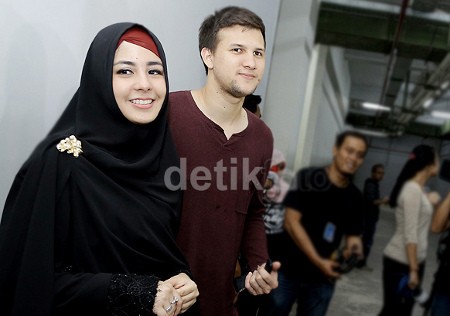 Risty Tagor Gugat Cerai, Stuart Collin Sedih dan Kaget