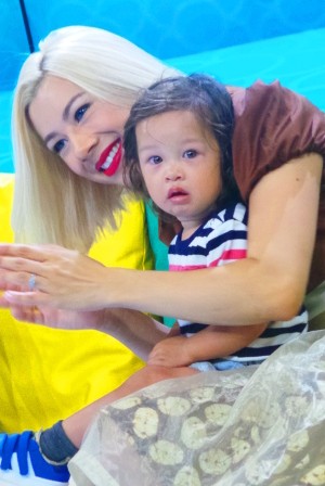 Jennifer Bachdim: Anakku Bisa 3 Bahasa, Tapi Mereka Suka Makan Kerupuk