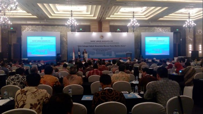 Jonan Kumpul Bareng 800 Juragan Kapal