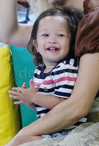 Anak kedua Jennifer dan Irfan, Kenji Zizou Bachdim tampak sangat menggemaskan.