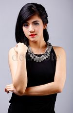 DJ Una, si Manis di Balik Turntable