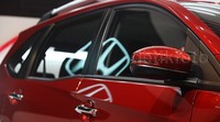 Mobil ini dibanderol sekitar Rp 230 hingga 265 juta.