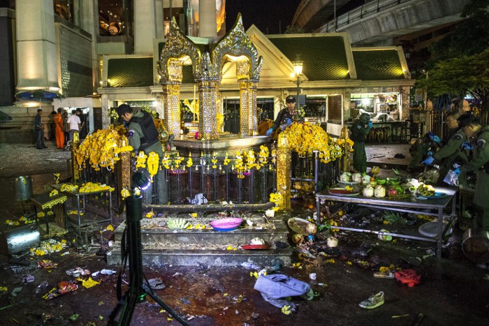 Polisi Thailand Cari Wanita Berkaos Hitam Terkait Bom Bangkok