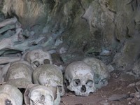 Lalu, dari mana asal tengkorak ini? Belum banyak literatur yang menyebutkan. Namun warga setempat mengatakan kalau mereka merupakan orang Spanyol yang sedang bersembunyi dari kejaran panglima Malaka (Shafa/detikTravel)