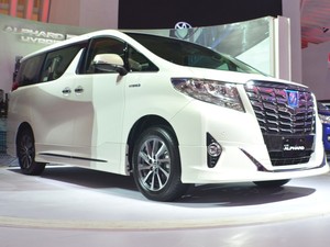 Toyota Alphard Hybrid Dijual Rp 1,3 Miliar