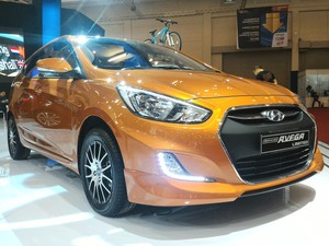 Hyundai Kenalkan Santa Fe, Grand Avega dan H1 Limited Edition
